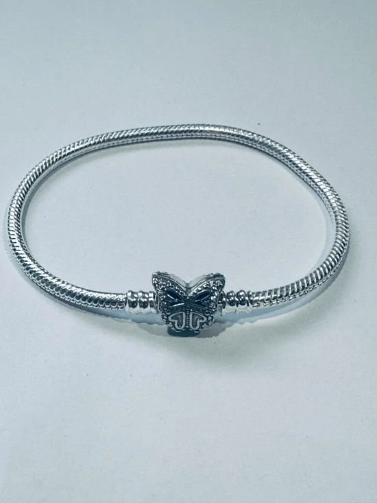 Pandora. Jewelry - Pandora Style Snake Chain Bracelet